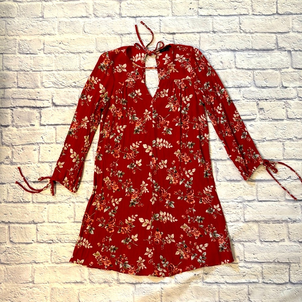 American Eagle Red Floral Mini Dress V Neck 3/4 Sleeves Feminine Cottage Size S
